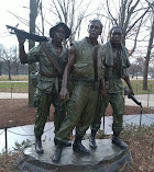 A estátua dos três militares