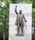 Theodore Roosevelt Island Pedestrian Bridge