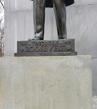 Theodore Roosevelt Island Pedestrian Bridge