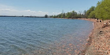 Parco per cani in riva al lago