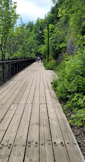 Montmorency Falls Parking