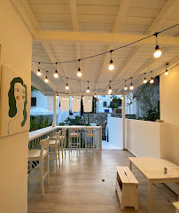 DIY and Green / Art & Coffee Shop