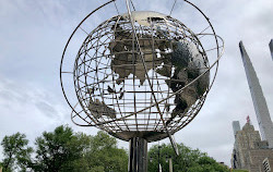 Globe Sculpture bij Columbus Circle