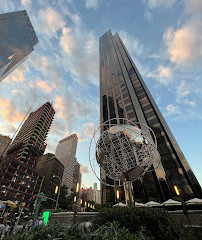 Escultura de globo en Columbus Circle