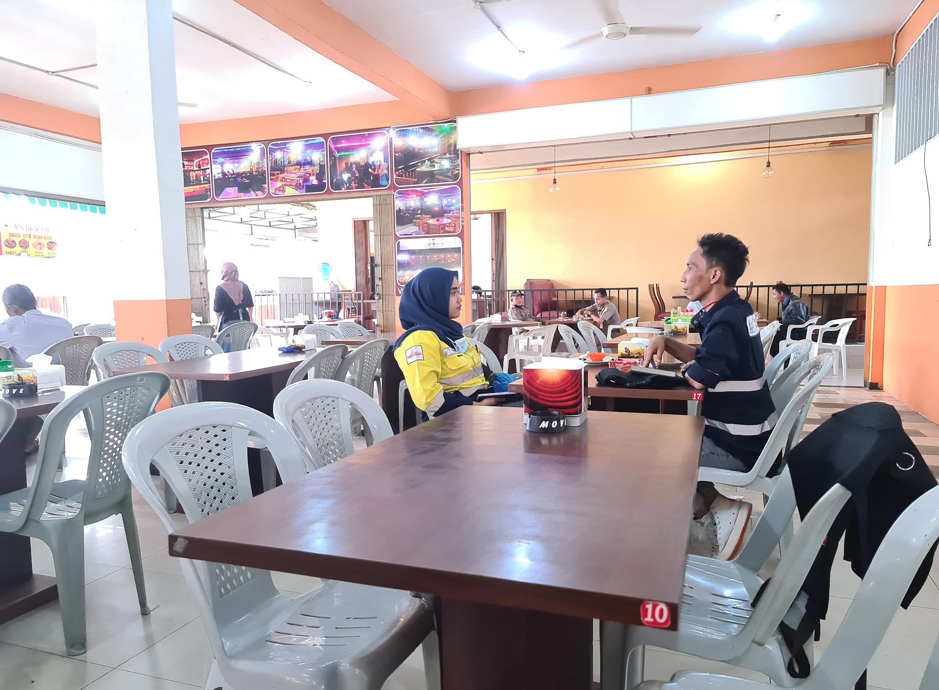 Coffee Shop Sari Utama Food & Drink