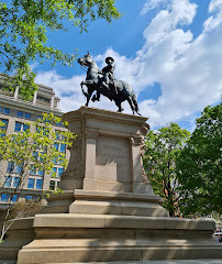 تمثال اللواء وينفيلد سكوت هانكوك