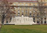 Kossuth Lajos Monument