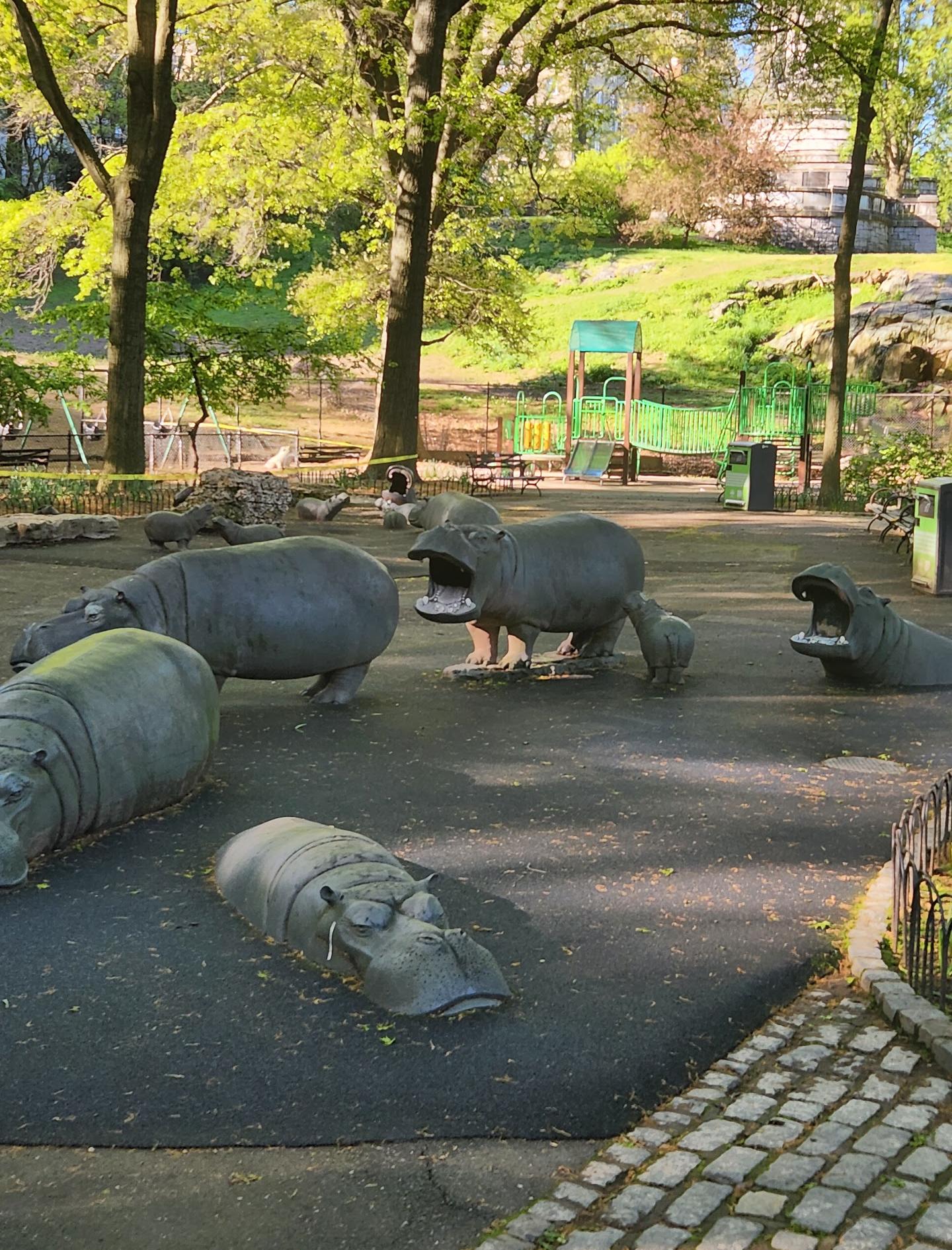 Parque infantil de hipopótamos