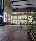 Shoppers Stop